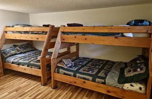 Village at Camelback Apartment | Rustic Mountain Escape Waterpark, Ski & Views!