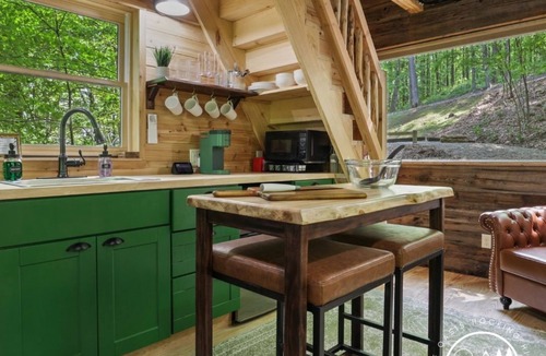 Logan House | Rustic Treehouse Oasis in Hocking Hills -Adventure Awaits