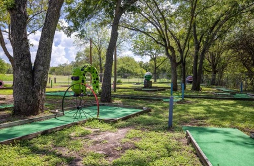Burnet RV Rental | RV Site - Pull Through 26