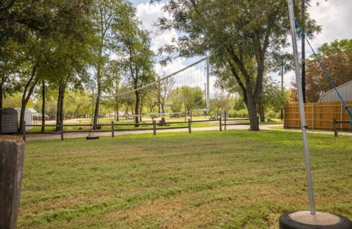 Burnet RV Rental | RV Site - Pull Through 26