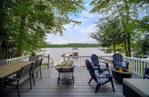 Monticello House | Sackett Lake House - waterfront