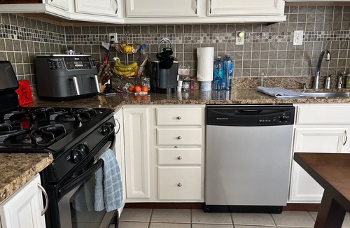 Roxborough-Manayunk House | Safe and Quiet, But Near the Fun