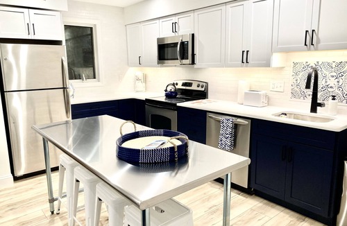 Avalon House | Salty Pause: Dog-Friendly Townhome 3 Blocks from the Beach!