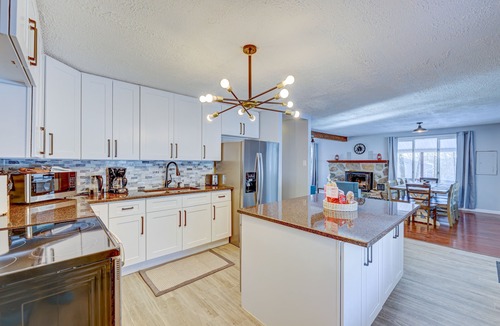 East Stroudsburg House | SAUNA | GAMEROOM | SPACIOUS | POCONO RETREAT | BBQ