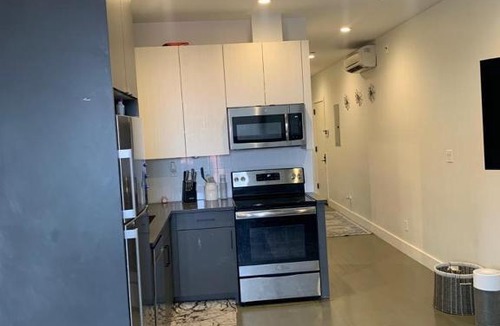 Mott Haven Apartment | Scenic gem in the Bronx