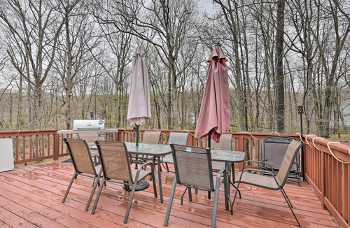 Bushkill House | Scenic Home w/Pool Access: 3 Mi to Bushkill Falls