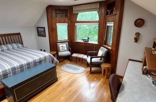 Paris Other | Scenic Stillwater Retreat in rural KY Horse Country, WiFi/AC, Fishing/Canoeing