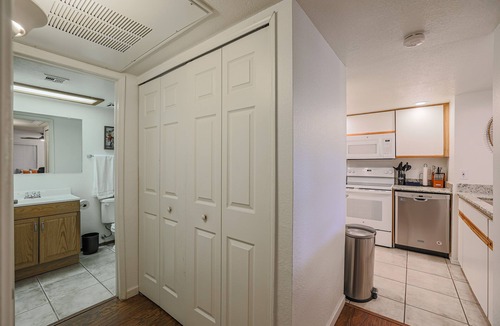 Paradise Valley Village Condo | Scottsdale ground floor golf course condo