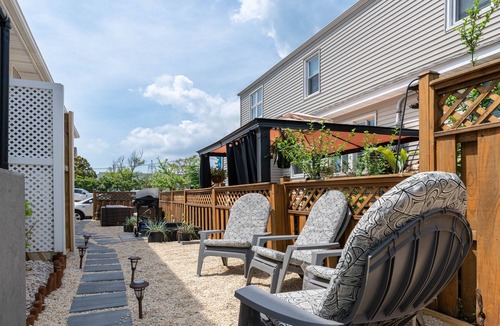 Sea Bright Apartment | Sea Bright Vista - Ocean Views and one block to the beach!