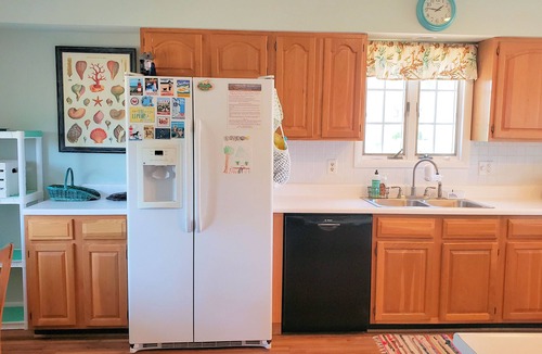 Deep Hole House | Sea Glass - 3BR Water Front w/floating dock. LINENS AND TOWELS PROVIDED