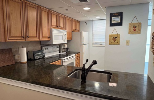 Avalon Condo | Sea La Vie: Oceanview Condo with Pool