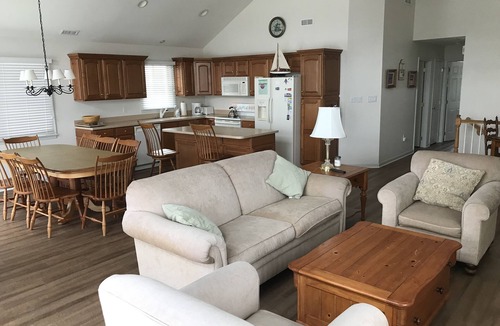 Avalon House | Sea Shore Home! Steps away from beach, boardwalk and entertainment.