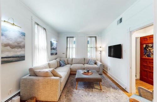 Murray Hill House | Seas The Bay