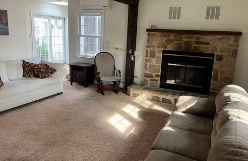 Phoenixville House | Secluded and peaceful 5 bedroom family friendly home with pool