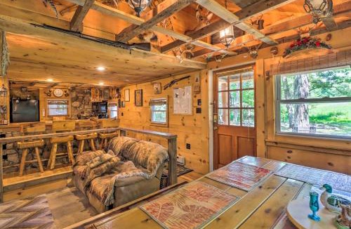 Kunkletown House | Secluded and Quiet Pocono Mountain Cabin with Hot Tub!
