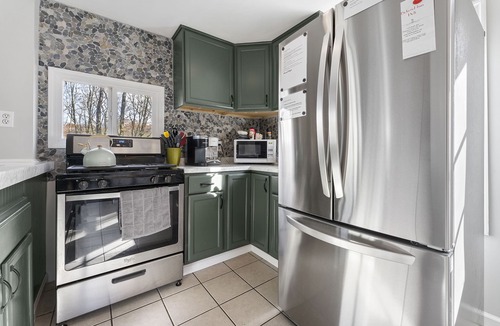 Dingmans Ferry House | Secluded Cabin with Hot Tub and 10 Acres of Woods
