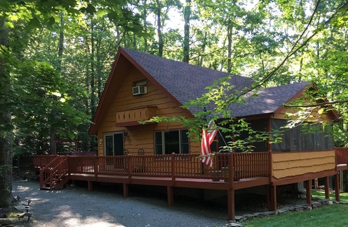 Lakeville House | Secluded Lake Wallenpaupack Wood Cabin Getaway
