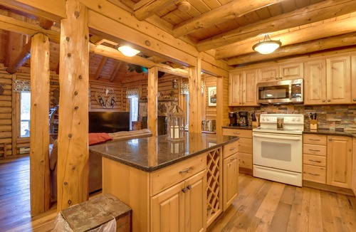Cresco Cabin | Secluded Log Cabin w/Fire Pit in Cresco!