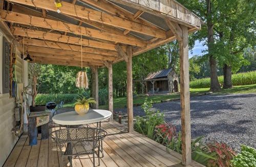 Lothian House | Secluded Lothian Farmhouse on 45 Acres with Fire Pit