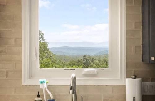 Bergton Ski Chalet | Secluded Mountain Chalet with Million Dollar Views! Family and Pet Friendly