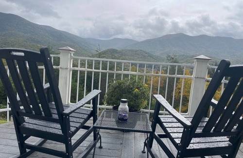 South Fork House | Secluded Retreat- Endless Mtn Views, Rushing Stream, Waterfalls- Sleeps up to 18