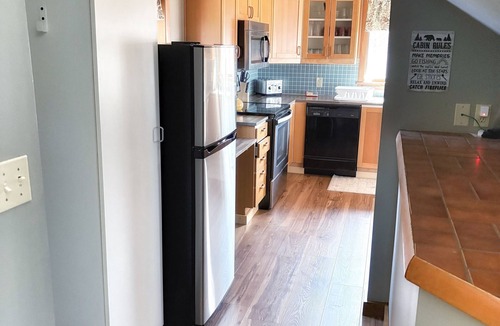 James Creek Cabin | Secluded/Spacious Cabin with 5 BR, 5 min to resort