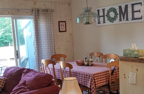 White Haven House | See the beauty of the FALL foliage Come Hike,bike and explore the mountains!