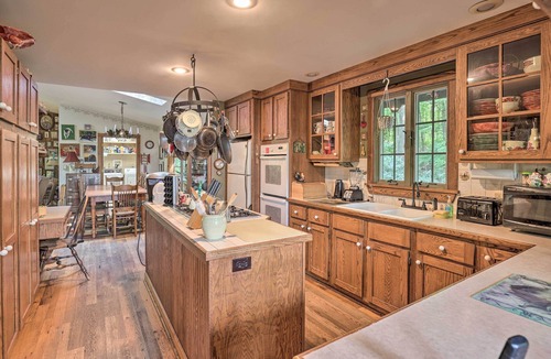 Lodi House | Serene Lodi Escape w/Deck: Boat, Hike & Sip!