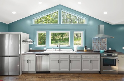 Maurertown House | Serene Mountain Retreat on 17 acres by National Park, EV Charger