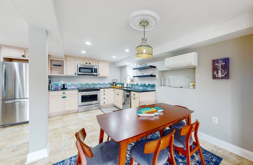 Herald Harbor House | Serene waterfront home with kayaks, paddle board, grill, firepit, W/D, and AC