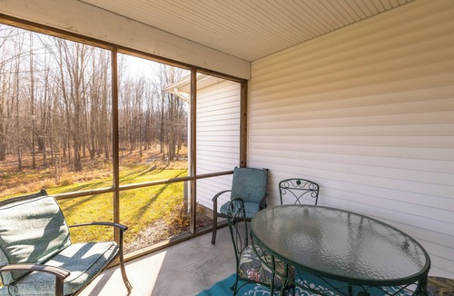 Kingsville Cottage | Serene, wooded setting near wineries, covered bridges, Lake Erie, & more!
