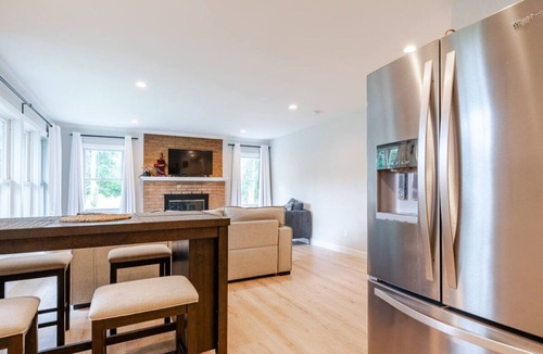Fairland Apartment | Serenity: Lush 2BR Gem, on 1 acre Silver Spring