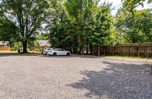 Fairland Apartment | Serenity: Lush 2BR Gem, on 1 acre Silver Spring