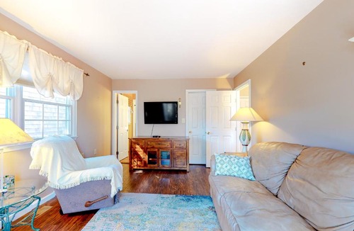 Caine Woods House | Serenity on Sailing Rd