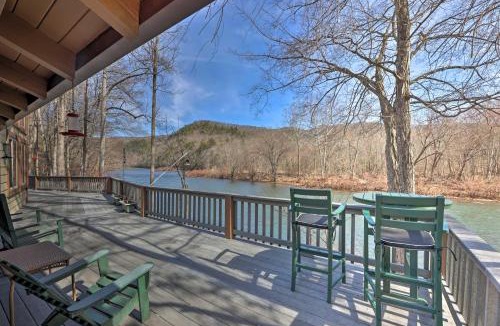 Lewisburg House | Serenity on the River Luxe Lewisburg Cabin!