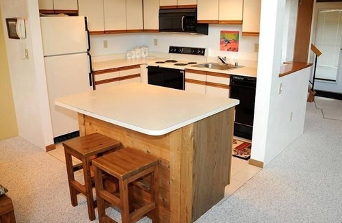 Seven Springs Condo | Seven Springs Sunridge 3 Bedroom Standard Condo, Pet Friendly! by RedAwning