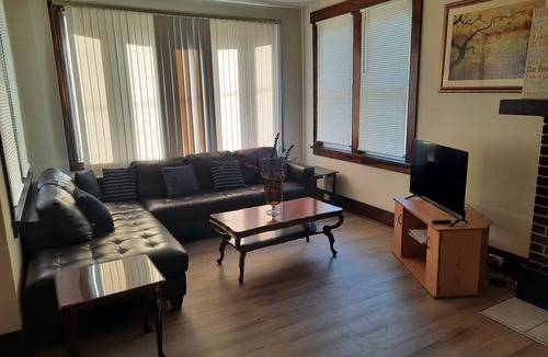 Pittsburgh House | Sha-Ron's Place 2 bedroom home in McKees Rock, Pittsburgh