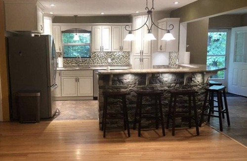 Strange Creek House | Shepherd’s View: A spacious House in Duck, WV. Now equipped with Starlink.