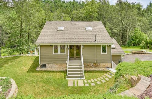 Shohola House | Shohola Creek On-Site Updated Getaway with Deck!