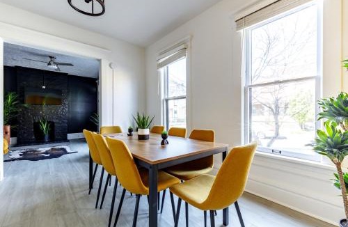 Victorian Village House | Short North Convention King Bed Free Parking!