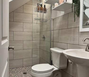 Italian Village House | Short North - Free Parking - Prime Location