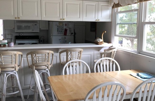 South Bethany House | Simple Beach House- Steps to the Ocean- good for multi-gen families