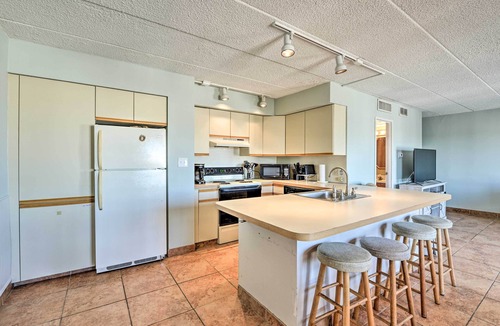 North Wildwood Condo | Simple North Wildwood Condo - Steps to Beach!