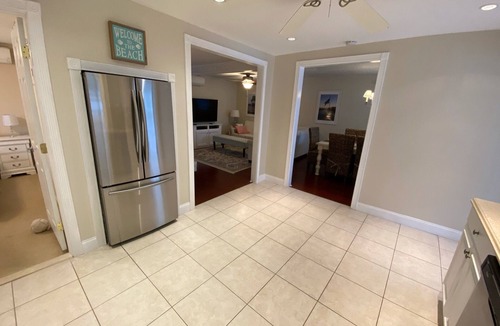 Avalon House | Single-family home in Avalon—walk to beach and town