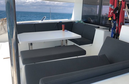Edgewater Boat Rental | Six bedroom 2020 Fountaine Pajot catamaran
