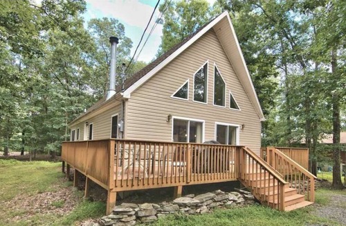 Lackawaxen House | Ski, Boat, Swim in this four season community