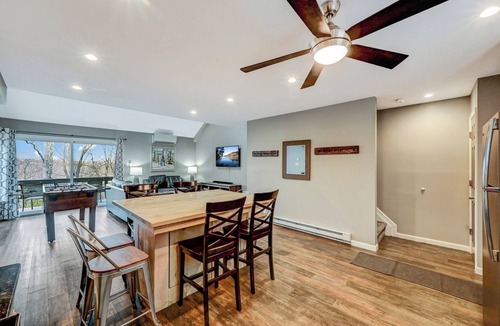 Village at Camelback House | Ski On/Off Camelback,Snowtubing,Pool,Waterparks,Paintball,Casino,Tennis,Zip-Line