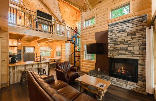 Millersburg House | Skyview Treehouse by Amish Country Lodging