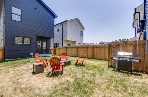 Cleveland Park House | Sleek & Convenient East Nashville Home
