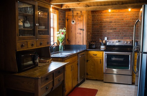Rogersville Cabin | Sleep In A Bit Of History. Welcome To An 1860 Log Cabin And Idle Hour Farm.